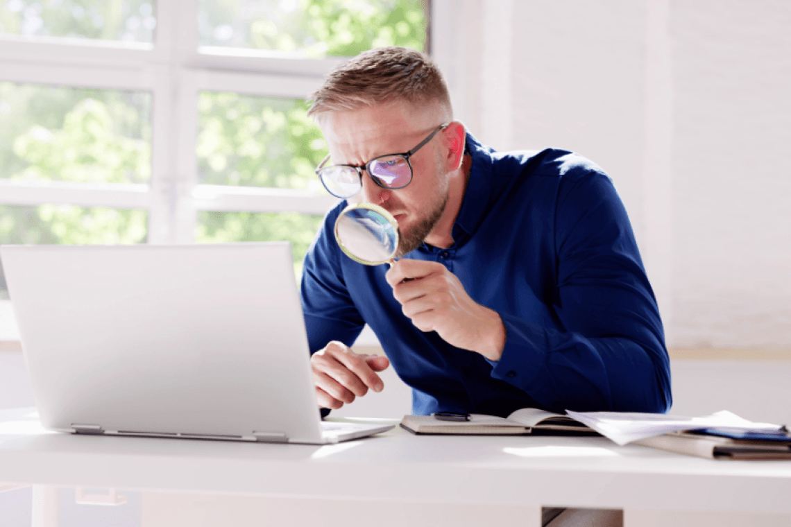 Comment dénoncer efficacement un fraudeur à la CAF ?